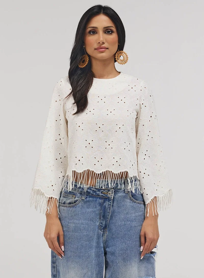 Zigzag Scalloped Thread Detailed Crop Top